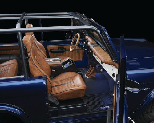Views of those pristine leather seats and of course, the blue engine.